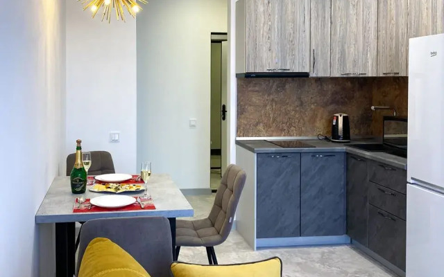 vidovye s krovat'yu i bol'shim balkonom, 17 etazh Apartments