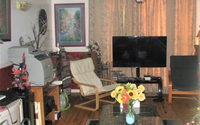 Bob Cinciruk Mini-Hotel