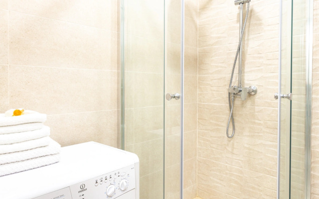 Chetyrekhmestnye Studiya Komfort Apartments