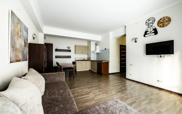 Oplot - Semejnye s odnoj spal'nej i balkonom 3 Apartments