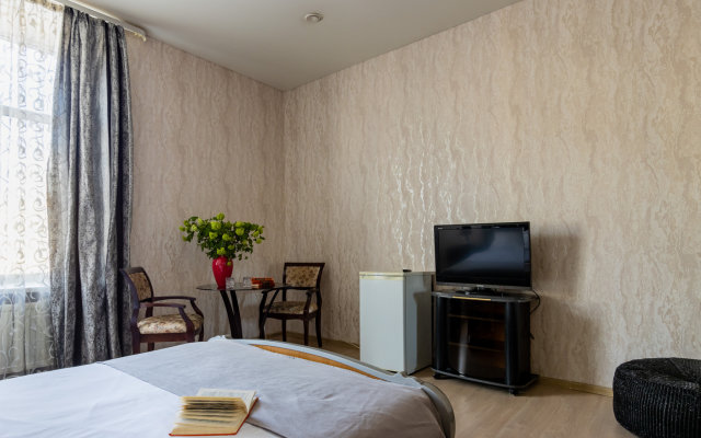 Nomera Na Ploschadi Vosstaniya Guest house