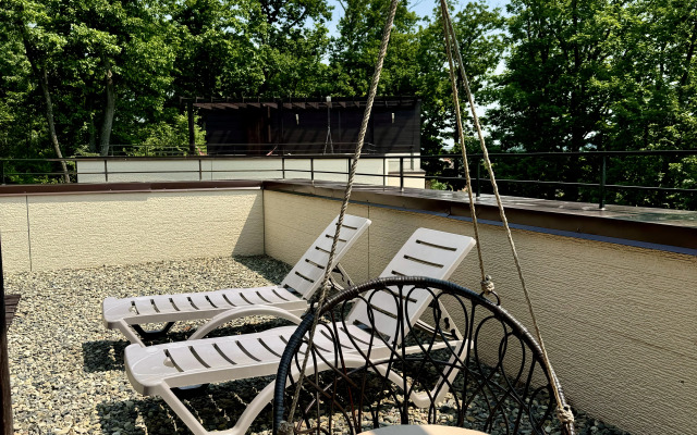 Semeynye Dvukhkomnatnye S Terrasoy Na Glavnaya 21L Apartments