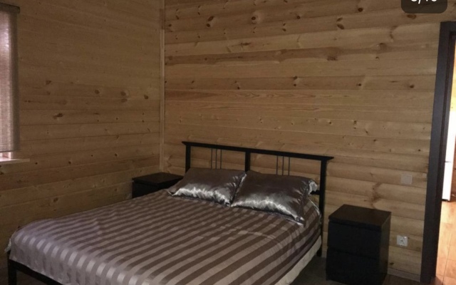Postoyaliy Dvor Guest House