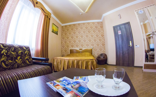 Reef Hotel