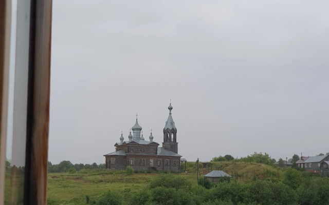 V Starinnom Osobnyake  voskresenskaya - Pamyatnik Provintsialnogo Klassitsizma Flat