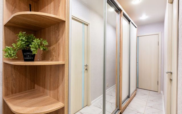 Improved two-room apartment on Akademika Yangel metro station