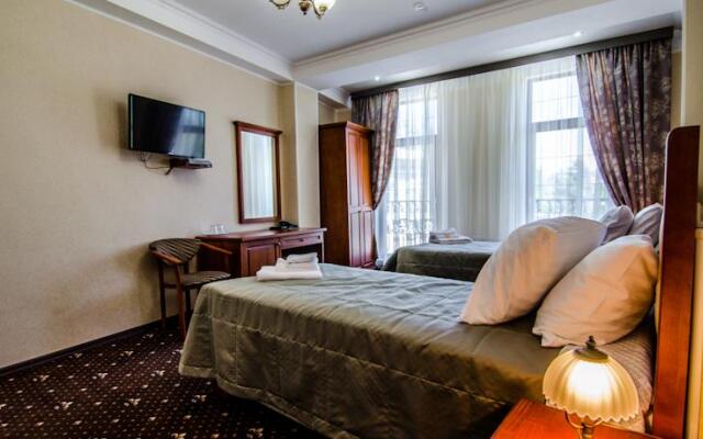 Ritsk Hotel
