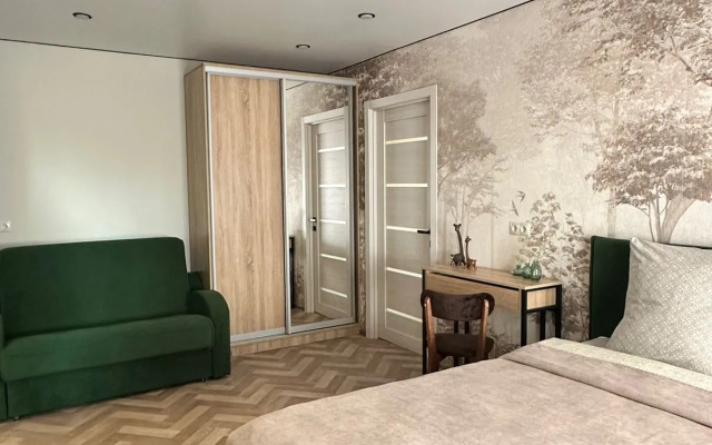 Dve Krovati I Divan Na Tsentralnom Rynke Flat