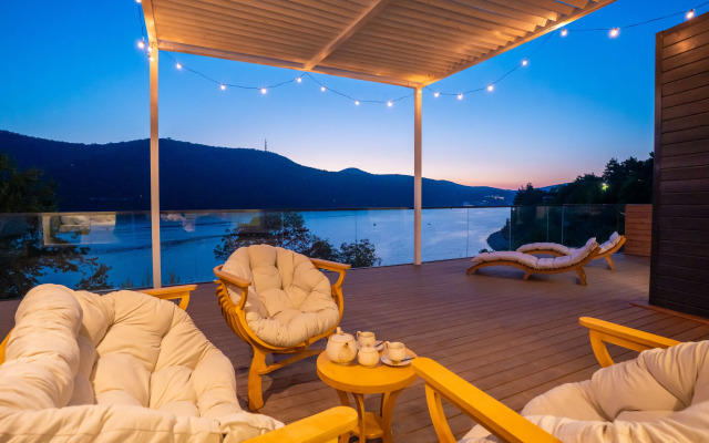 Dom Abrau Lake House Guest House