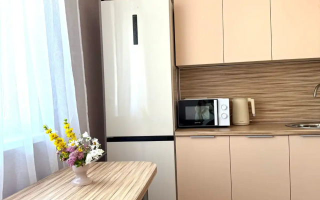 Odnokomnatnaya S Vidom Na Ozere V Tsentralnom Parke Flat
