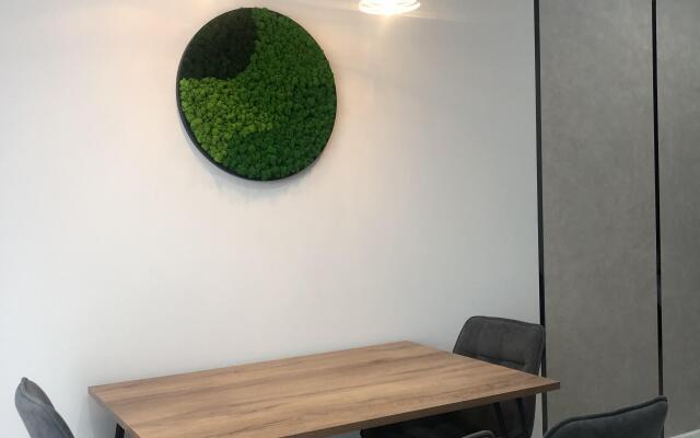 VIP Krasivye Glazki Flat