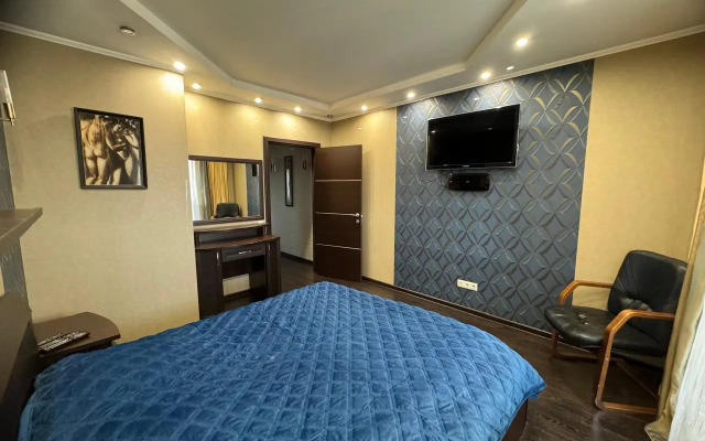 Svoy Lux Flat