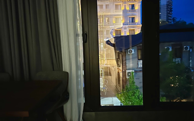 Uyutnaya v Tsentre Goroda Flat