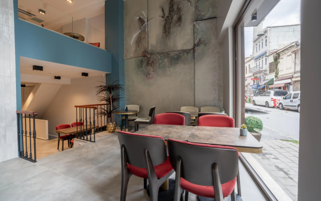 Smart and Simple Hotel Karakoy
