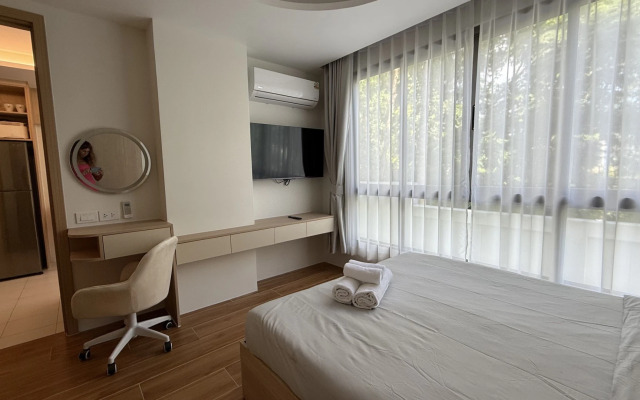 Sovremennaya Ryadom s Plyazhem Kamala Flat