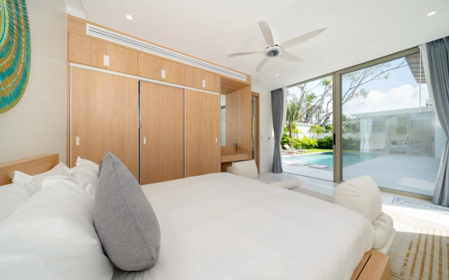 Swimming Pool Villa
