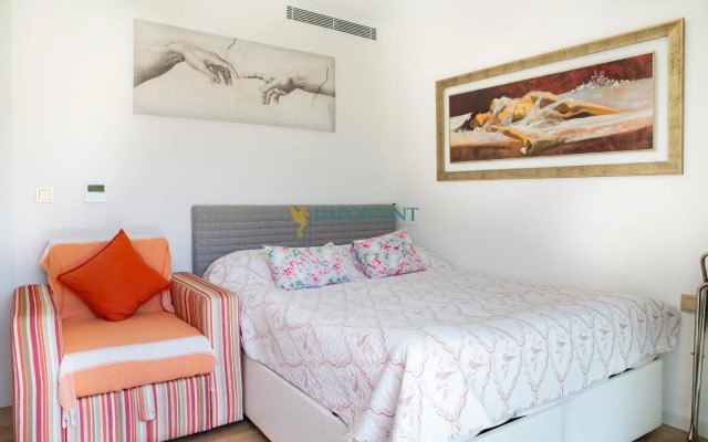 BD498-Gümüşlükte 4 Odalı Özel Havuzlu Villa