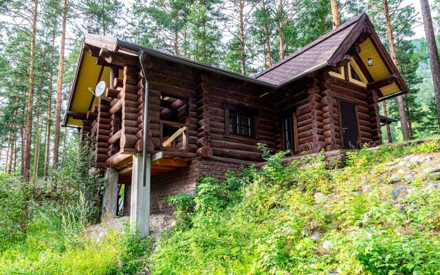 Kedroviy Ostrov (Сhemal) Hotel