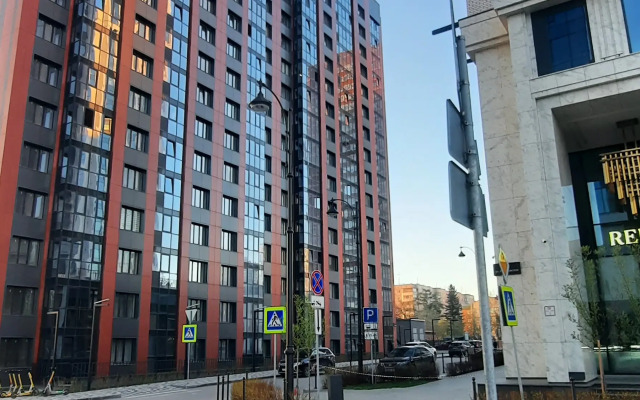 V 2 Minutah Ot M. Oktyabrskaya Flat