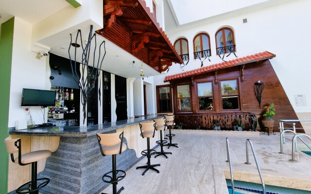 Şima Hotel