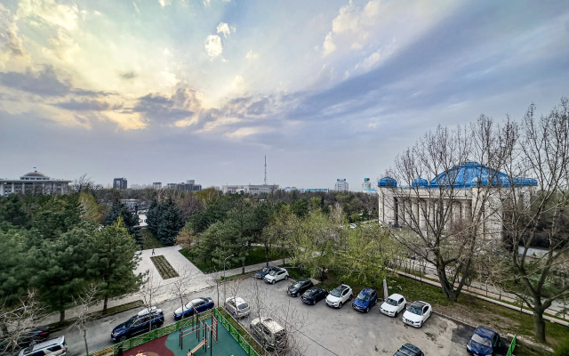 05 Samiy Tsentr. Vid na Gorod i Gory. Idealno dlya Komandirovannykh i Turistov Apartments