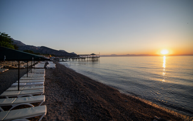 Grand Hotel Derin