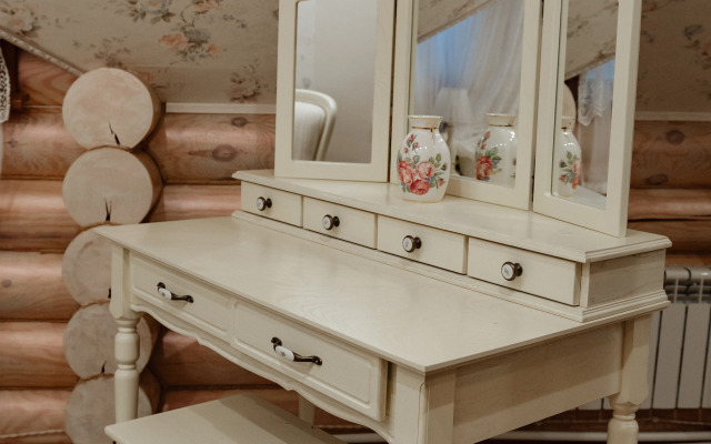 Частный дом на берегу реки