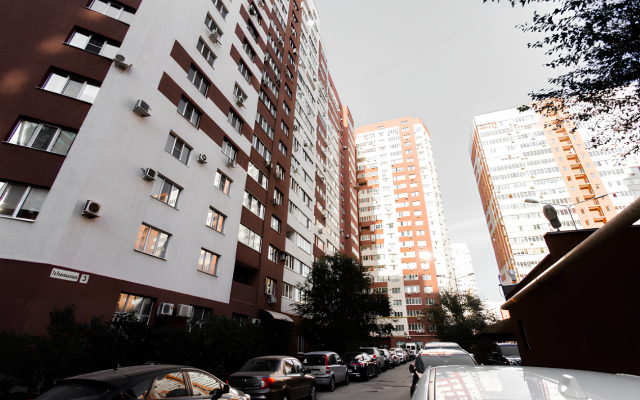 Na Revolyutsionnoy 3 Apartments