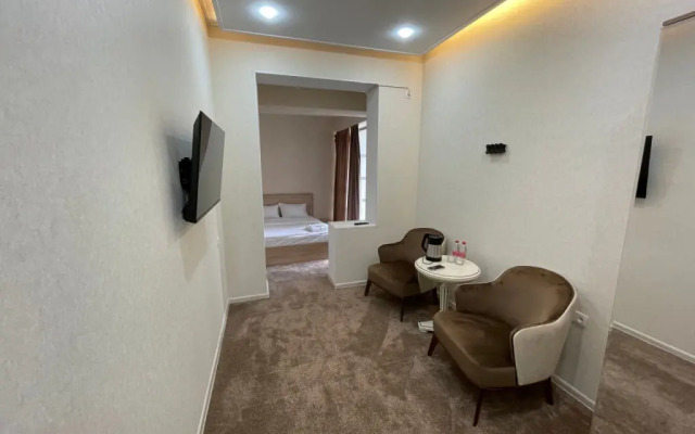 Chinor Hotel