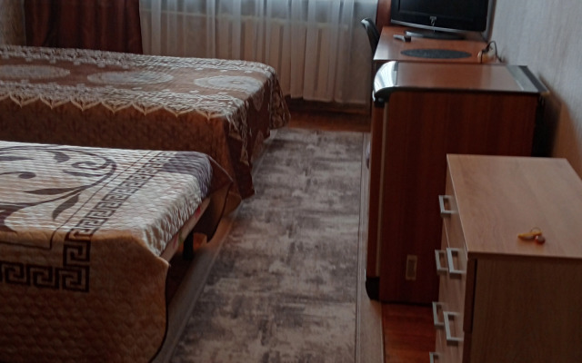 Меблированные комнаты Ваш Дом на Ленинградской (2 подъезд, кв. 32)