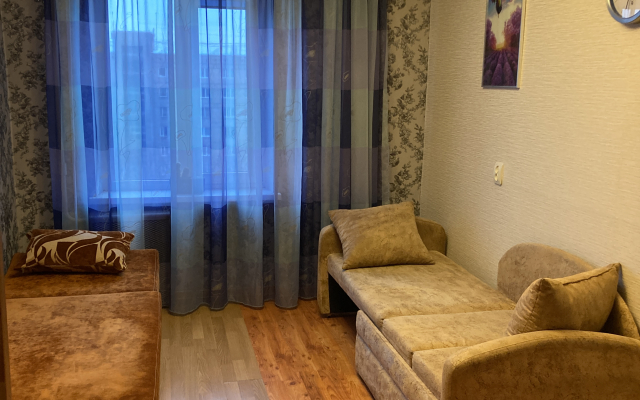 Kvartira V Tsentre S Khoroshey Transportnoy Dostupnostyyu Flat