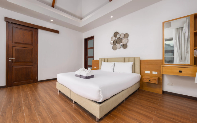 Hemi 2BR Modern Thai Style with Private Pool Villa