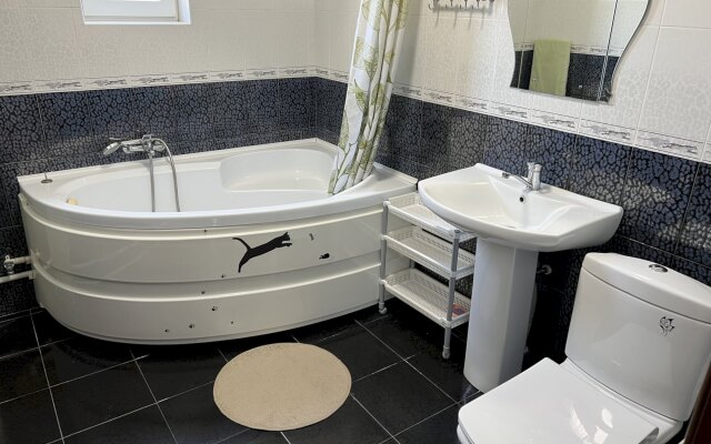 Апартаменты 377 Херсонская 75