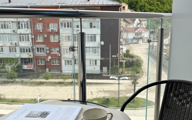 Квартира дизайнерская четырехместная с балконом