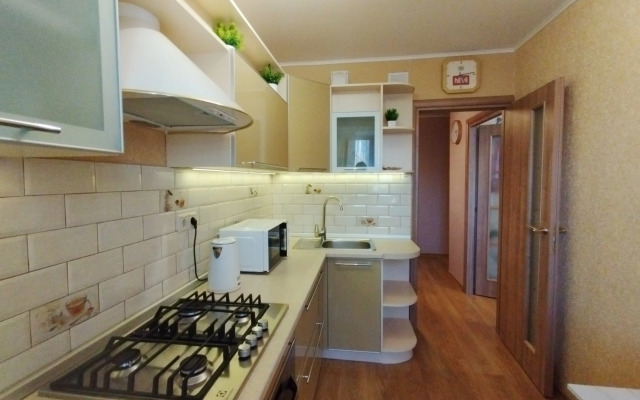 Prostornaya Na Oktyabryskom Prospekte Flat