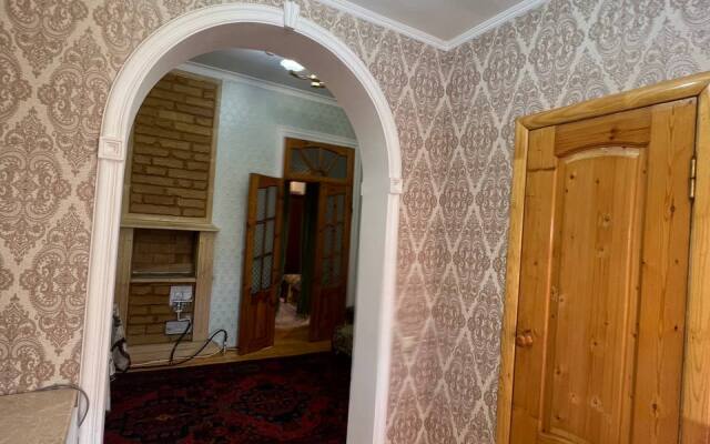 Апартаменты Азиза Гильядова 24