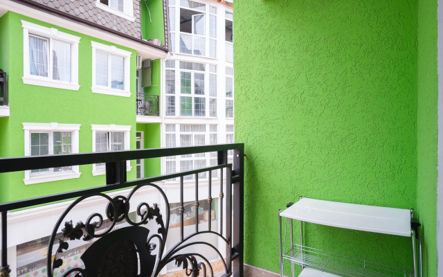 Red Apartments Art Layt Siti Tsereteli Apartments