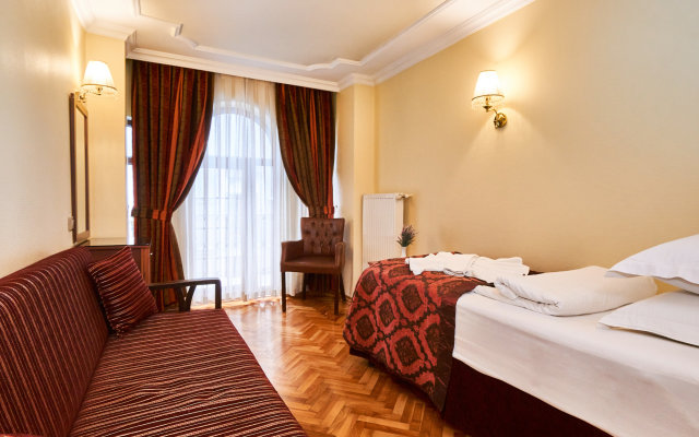 Отель Amber Hotel Istanbul