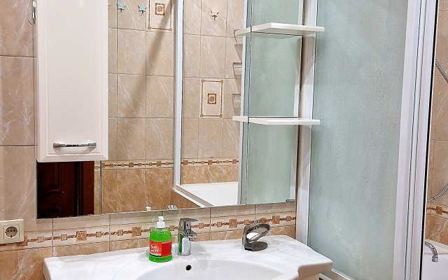 Na Latyshskikh Strelkov 45 Apartments