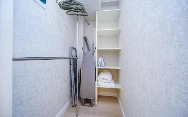 9 Krymskiy Mamayka Apartment