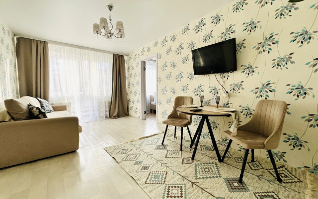 Dvukhkomnatnye nedaleko ot vokzalov Sinyaya ptichka Apartment