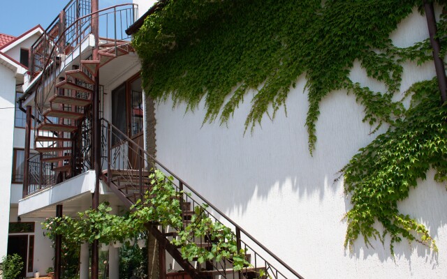 Svetoch Guest House