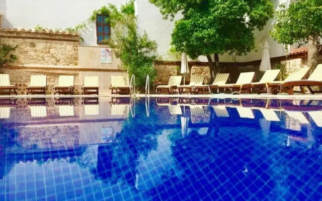 Отель White Garden