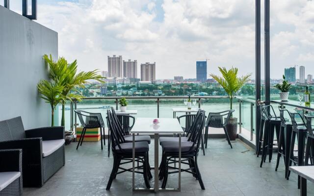 ChillChill  Riverside Hotel