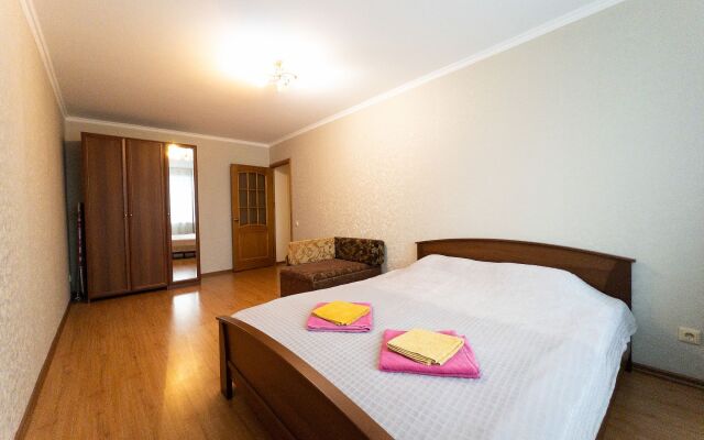 Dvukhkomnatnye na Plekhanova 83 Apartments
