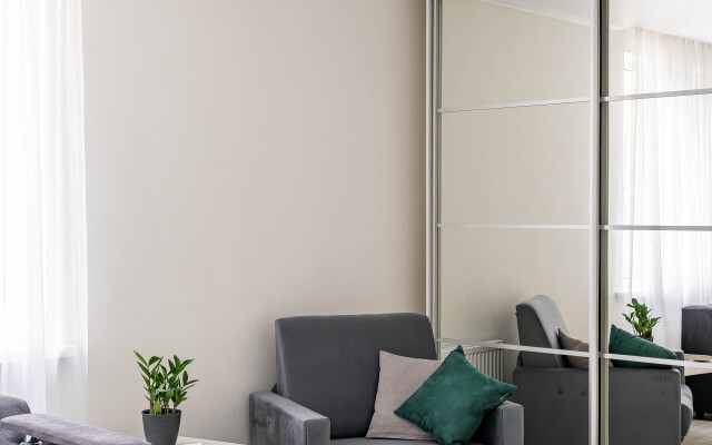 Light U Leninskogo Prospekta Satin Home Flat