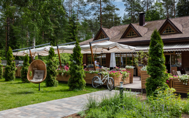 Tsarstvo-Korolevstvo Hotel
