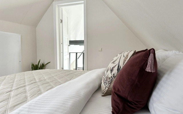 Частный Дом Барнхаус №5 с дровяной баней и горячим Чаном на 6 человек