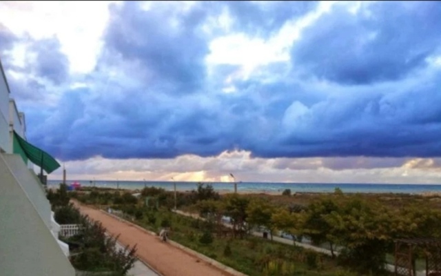 Апартаменты На Базе Отдыха Любоморье