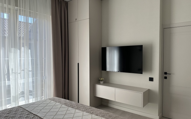 Gostevoy Dom s Dizaynerskim Remontom Guest House